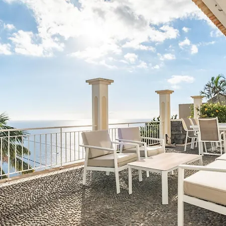 Casa Neves - By Wehost *