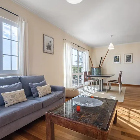 Casa Neves - By Wehost * 푼샬