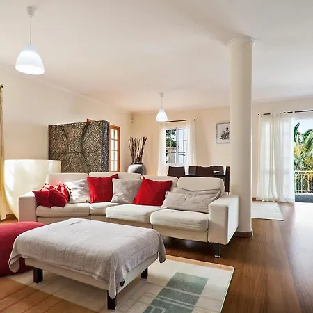 Casa Neves - By Wehost פונשל