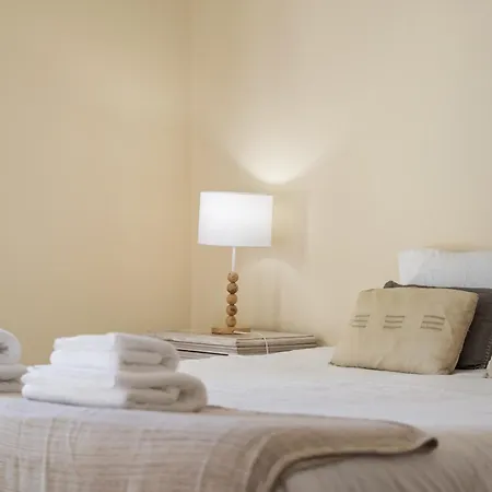 Casa Neves - By Wehost بيت للعطل