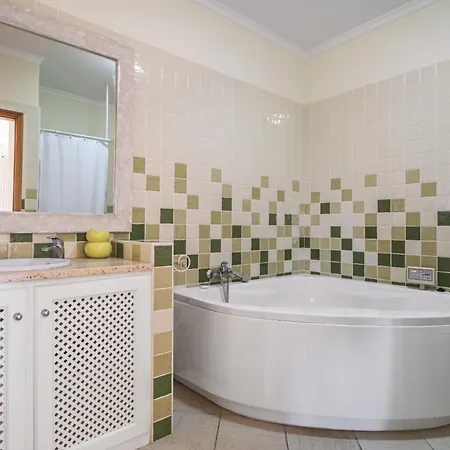 بيت للعطل Casa Neves - By Wehost *